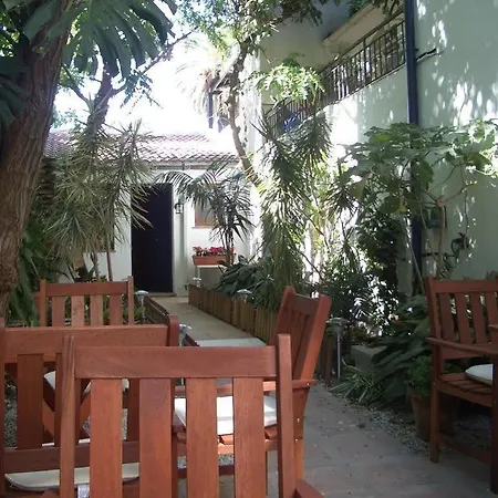 Acacias بيت ضيافة 2*
